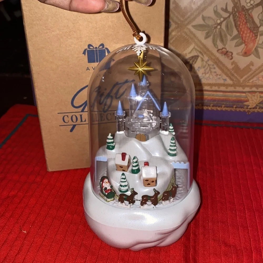 1997 Avon Gift Collection Santas Magical Castle Christmas TreeOrnament with box